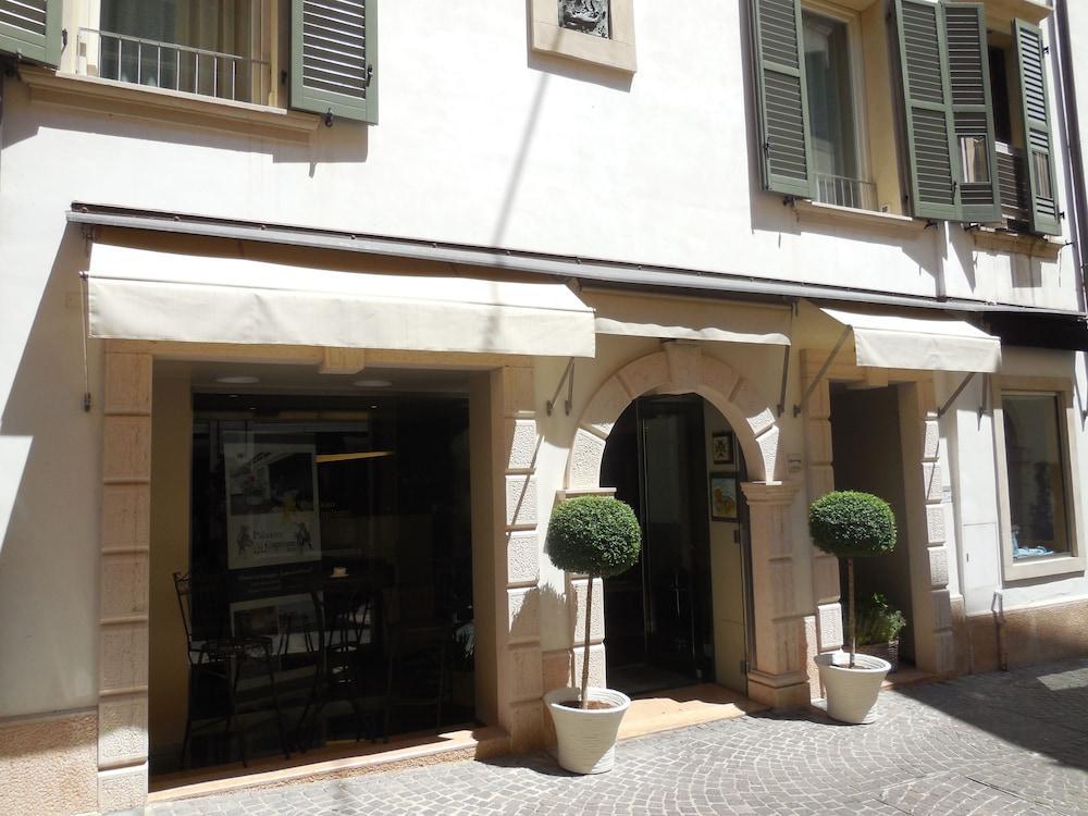 Palazzo Ai Capitani Hotel Peschiera del Garda Exterior photo